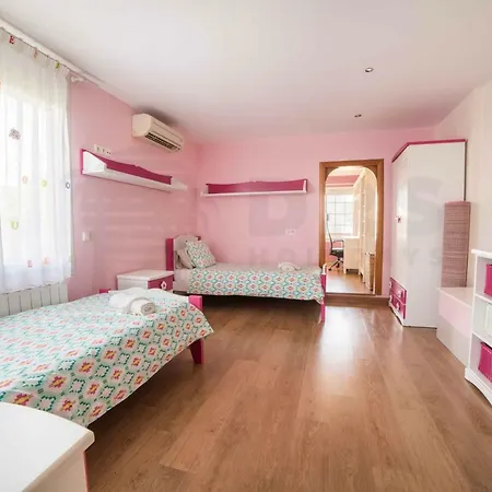 Будинок відпочинку Soleia Holidays *